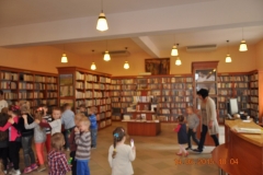 W bibliotece (4)